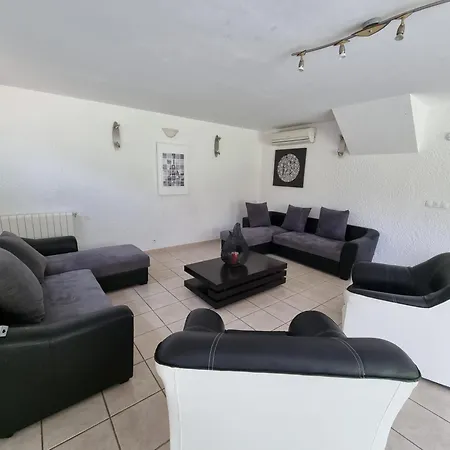 170m2 Avec Piscine Parc Des Calanques 15 Min Velodrome Villa Marseilles